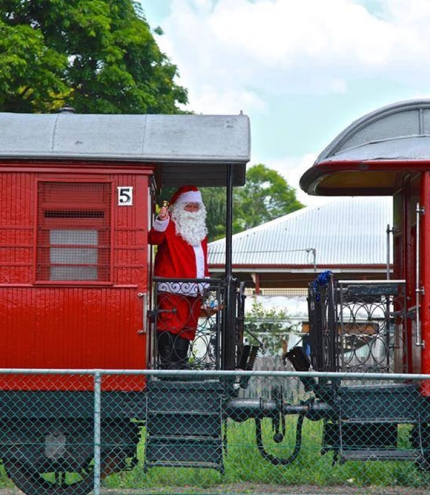 Santa between carriages at QPSR