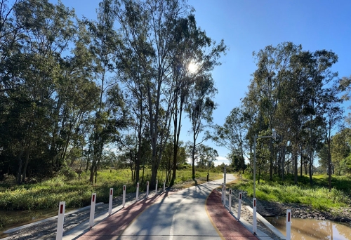 Sunny day in the park in Archerfield